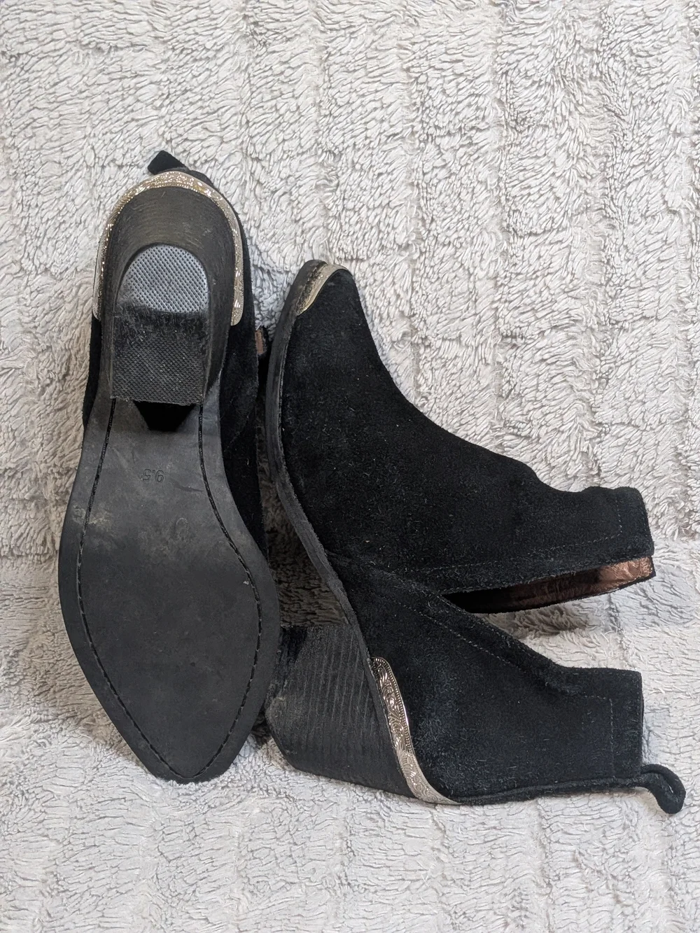 Jeffrey Campbell chic black